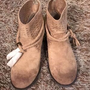 Billabong Perforated Tan Ankle Booties